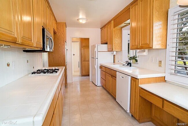 Building Photo - 3 br, 2 bath House - 10101 Sophia Ave