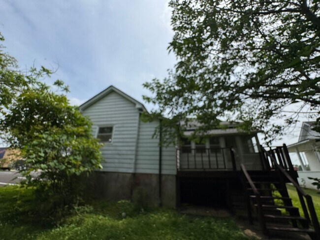 Foto del edificio - 2 Bed 1 Bath Home Near Campus!!