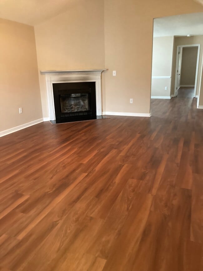 Building Photo - 905 Corlis Dr