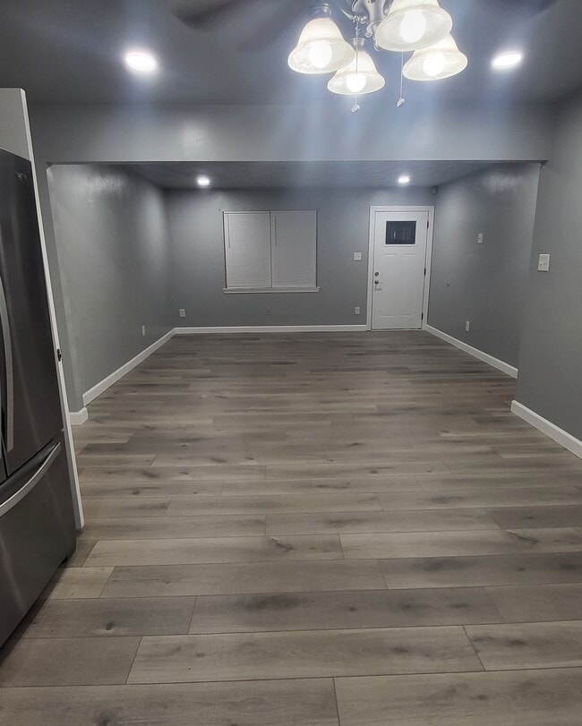 Foyer/Family Room - 801 Portland St