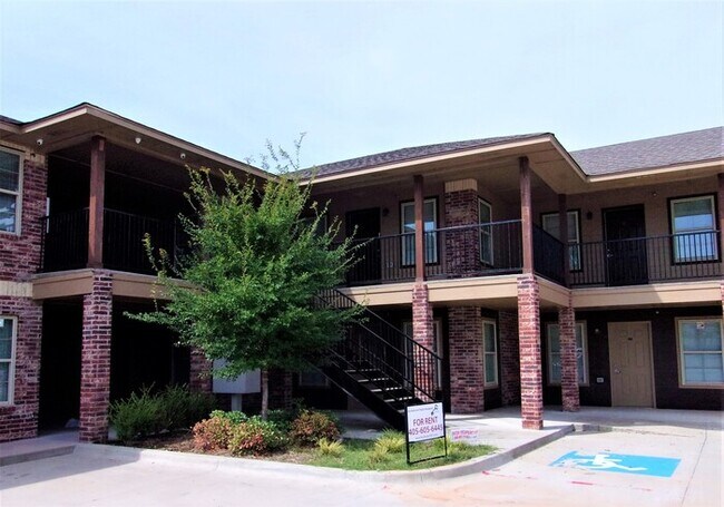 Building Photo - 2442 NW 39th St