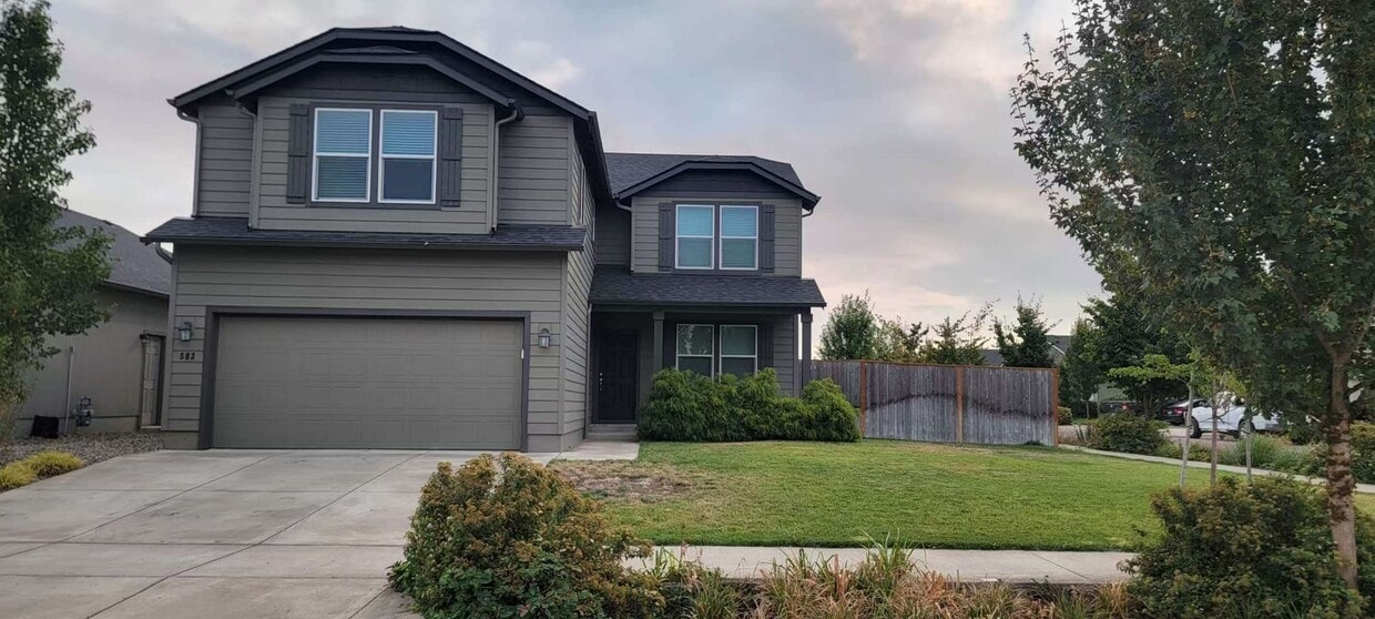 Primary Photo - Master Suite and Junior Suite with its own...