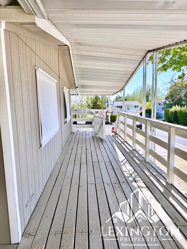 Building Photo - Beautifully Remodeled, 3BD/2BA, Modular Ho...
