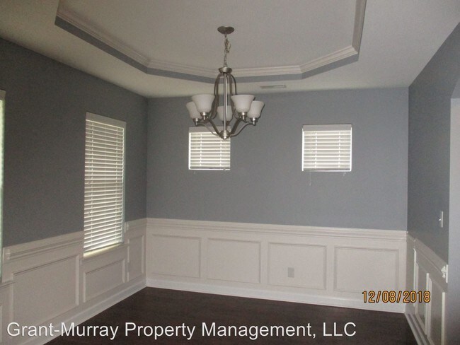 Foto del edificio - 4 br, 3.5 bath House - 826 Harry Truman Rd.