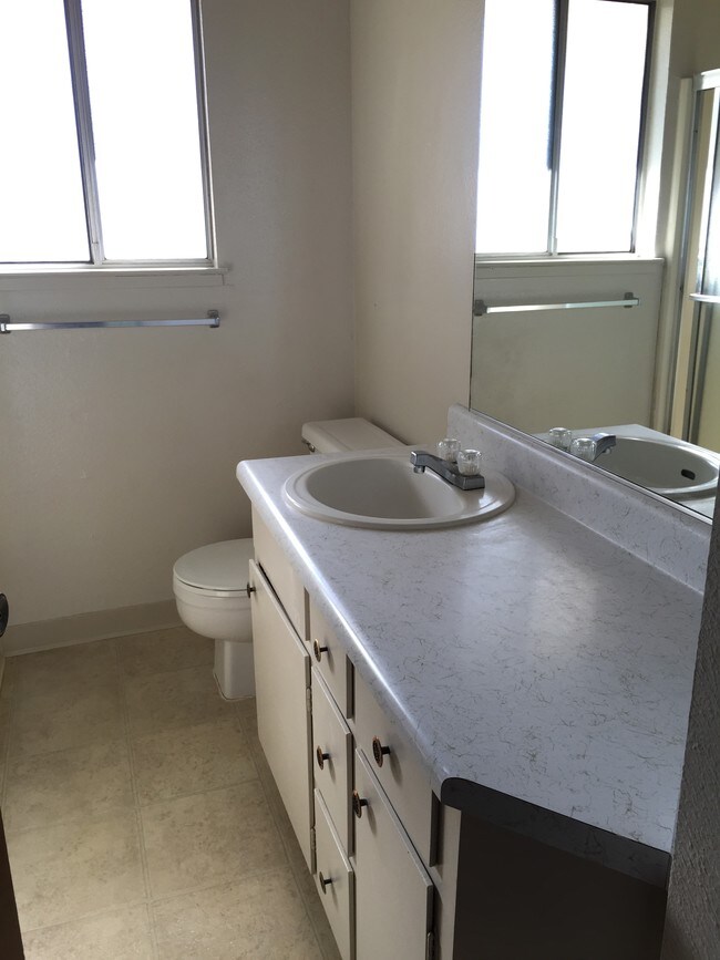 Studio Apartment Bathroom briarwood apartment homes rentals - turlock, ca | apartments Studio Apartment Bathroom briarwood apartment homes rentals - turlock, ca | apartments