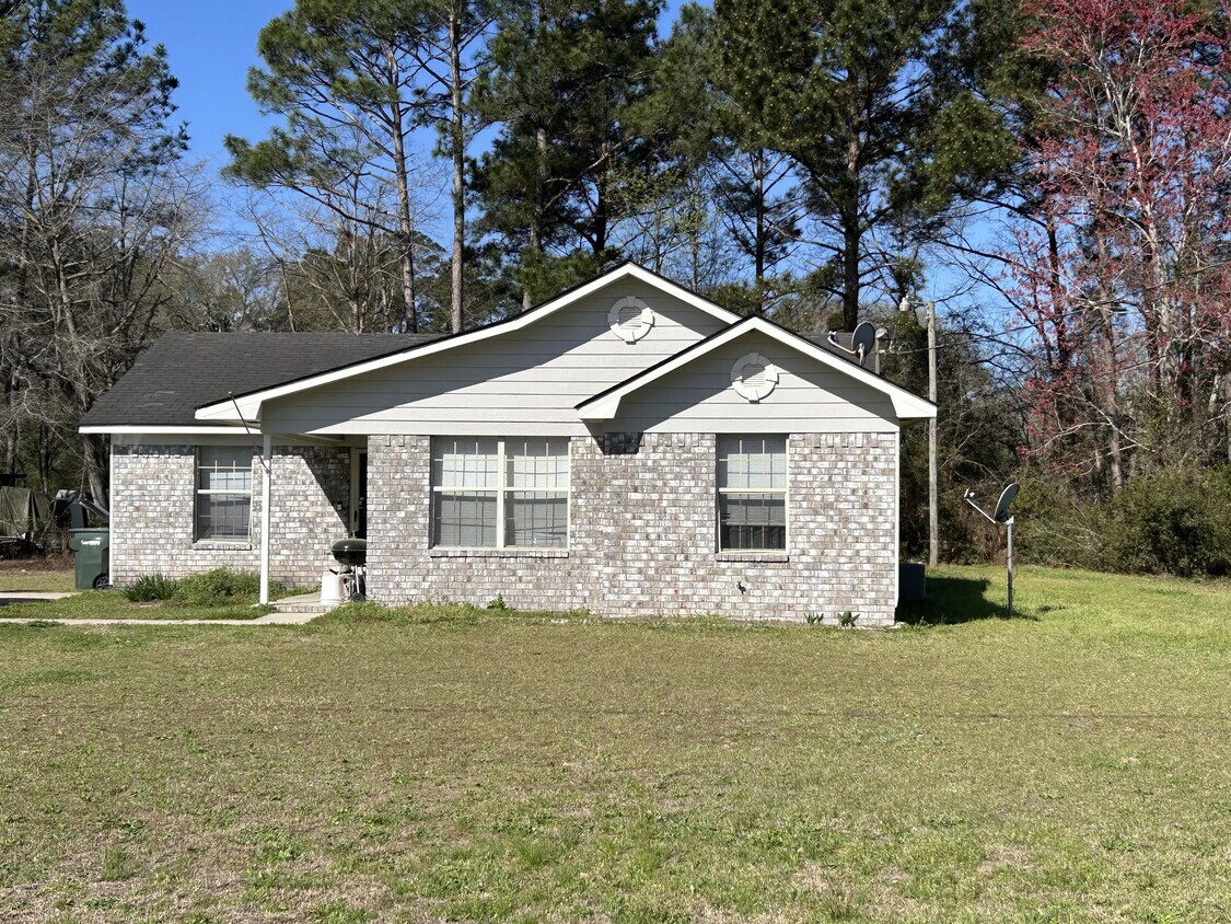 531 Jefferson Cir, Allenhurst, GA 31301 House Rental in Allenhurst