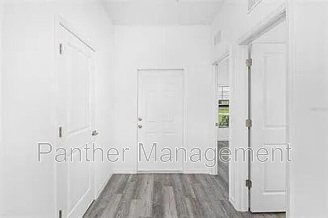 Building Photo - 5205-5207 30th St SW