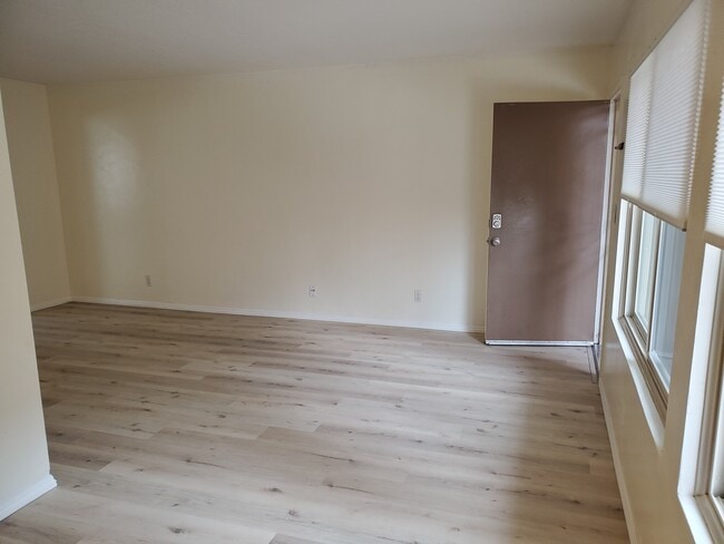 Living room - 4180 Louisiana St