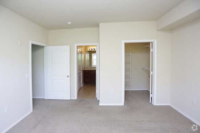 One Bedroom - Bedroom - Arrive Watertower