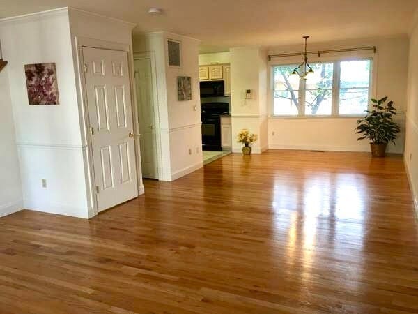 Rye Townhouse- 3 Bedroom 2.5 Baths $5985 Near Train & Town - Rye Townhouse- 3 Bedroom  2.5 Baths $5985 Near Train & Town