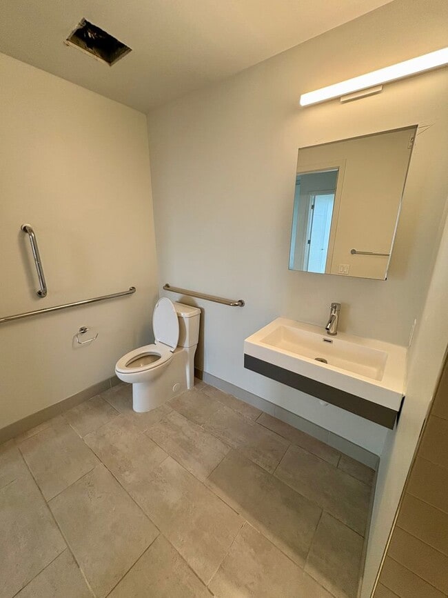 Interior Photo - Baumhaus Apartments