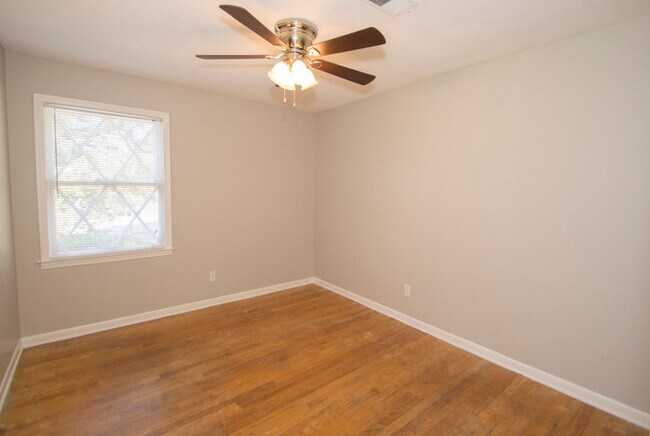 Building Photo - Schedule A Viewing TODAY!