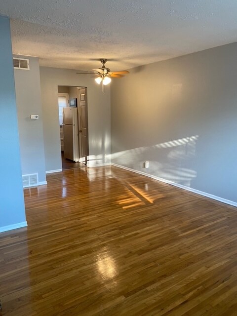 Building Photo - 240 Solon Dr