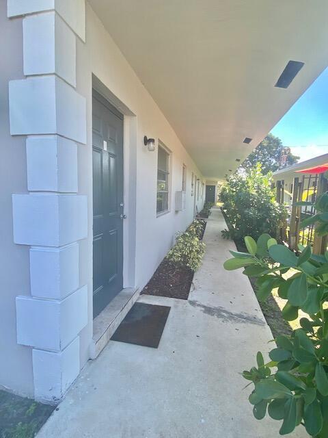 Foto del edificio - 220 SW 8th St