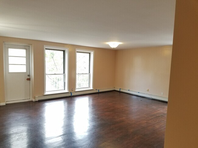 Building Photo - 5311 Kennedy Blvd E