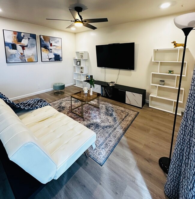 Foto del edificio - 602 Lakeview Cir SE