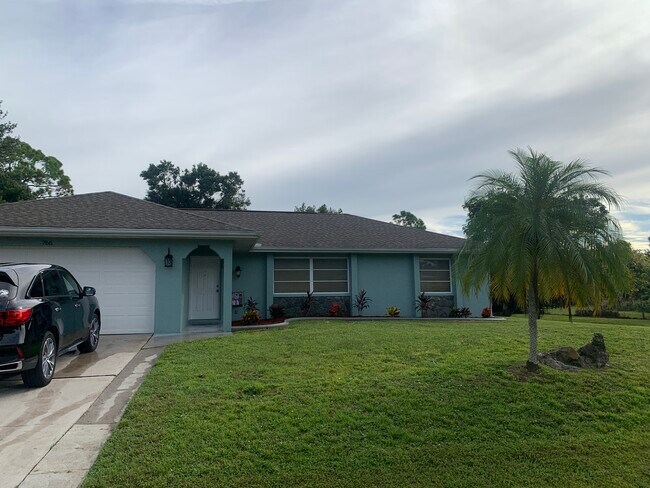 Foto del edificio - 766 Merrick Ln NW
