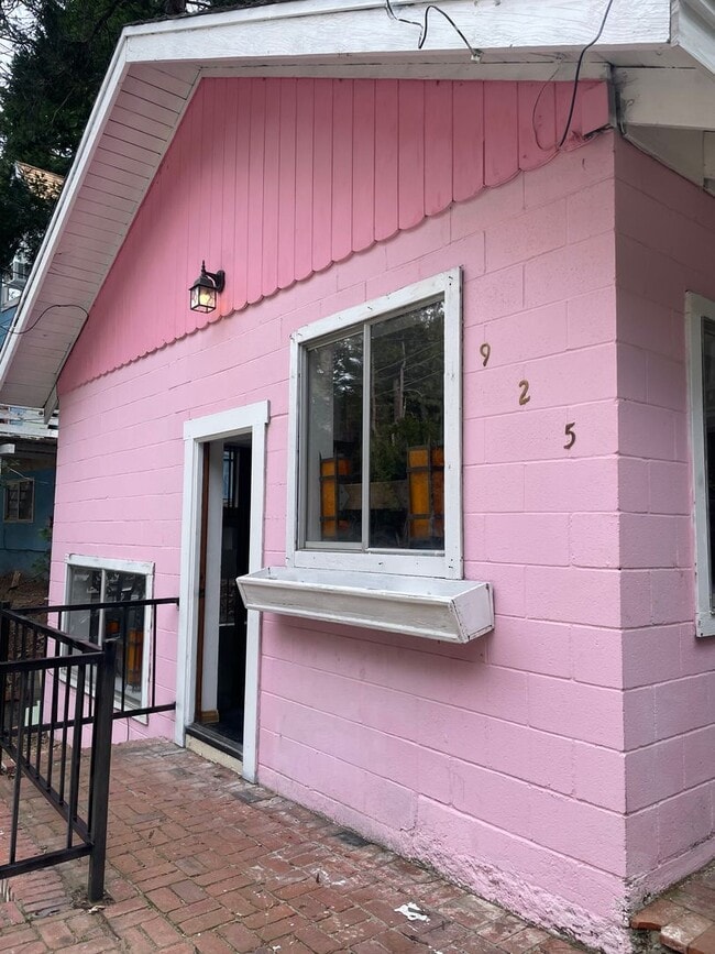 Foto del edificio - Adorable cottage!