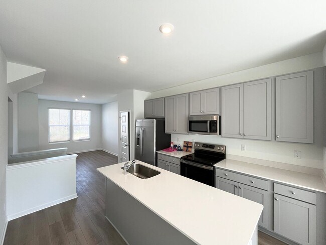 Foto del edificio - New Construction 2BD, 3BA Raleigh Townhome with Easy Access to Downtown Raleigh and Garner