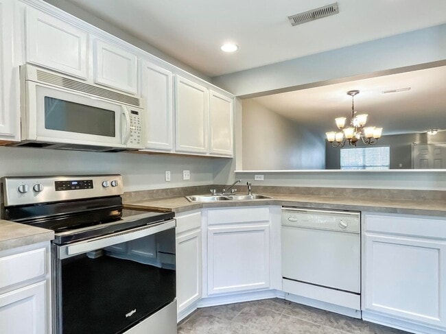 Building Photo - Coosaw Creek 3 bedroom Townhome