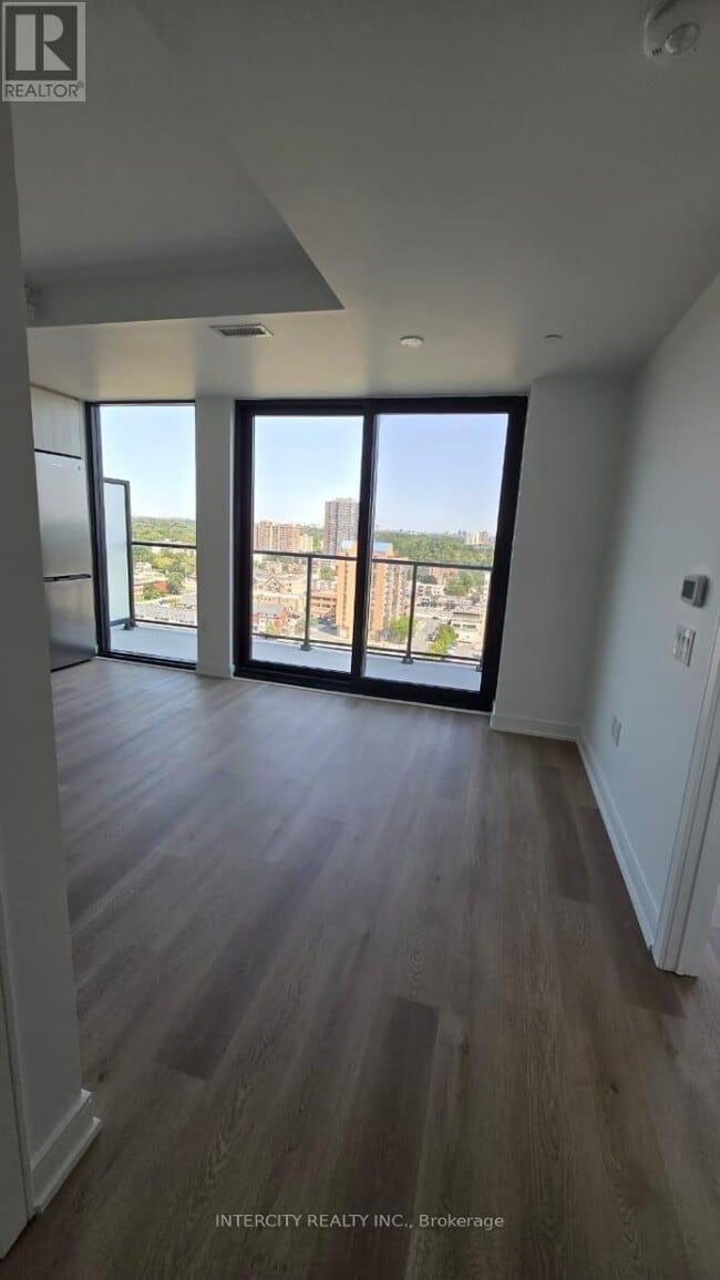 Building Photo - 3009 Novar Rd
