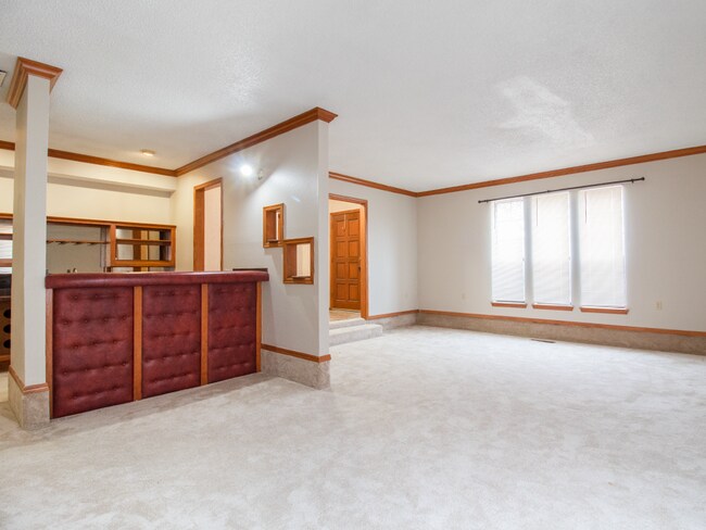 Foto del edificio - Spacious 3BD/2.5 BTH 2 Car Garage, Minutes from Tinker AFB