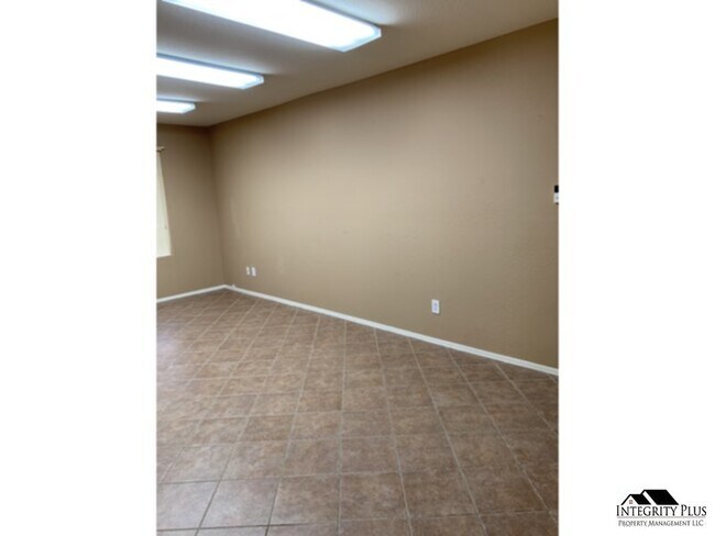 Building Photo - 1222 W Descanso Canyon Dr