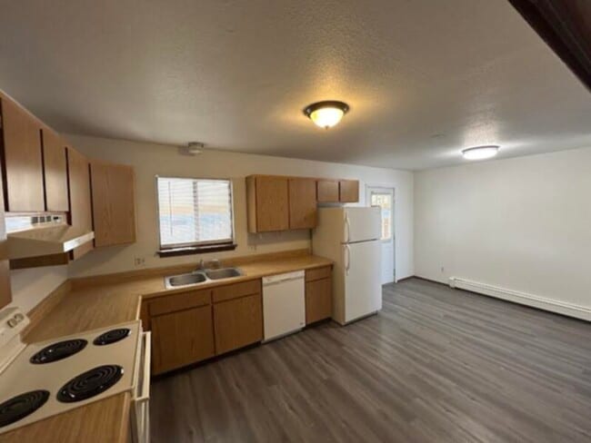 Building Photo - Cute Apartment!!!