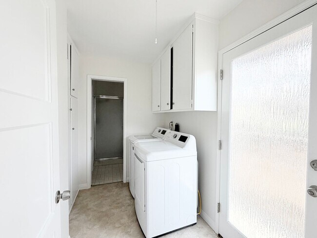 Foto del edificio - Charming 4-bedroom, 2-bath Home - MOVE IN READY