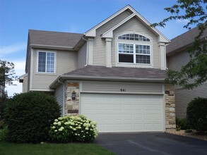 Building Photo - 941 Viewpoint Dr