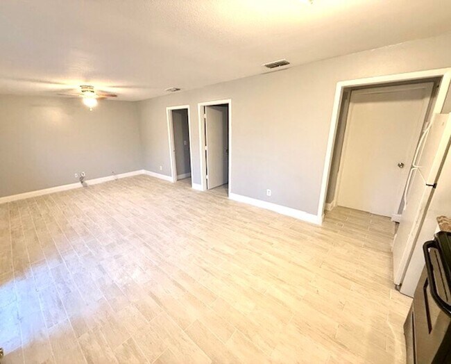 Building Photo - 5228 Cherry Ave