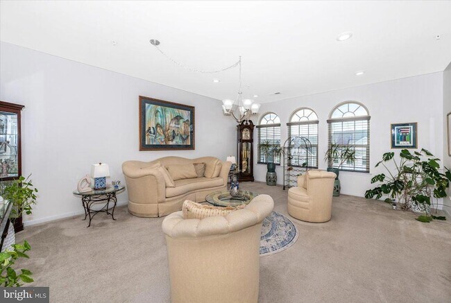 Foto del edificio - 22031 Broadway Ave