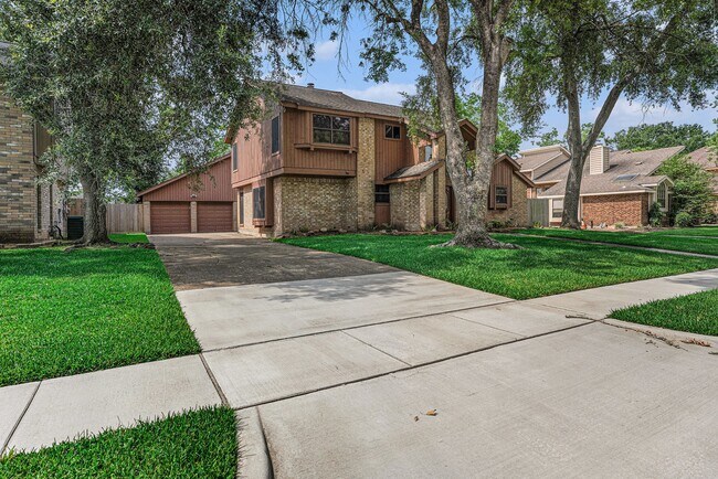 Foto del edificio - 602 Crestwood Dr