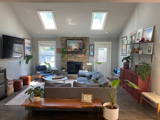 Foto del edificio - 1613 S 26th Pl