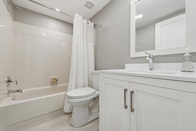 Building Photo - 40 Le Forge Ct