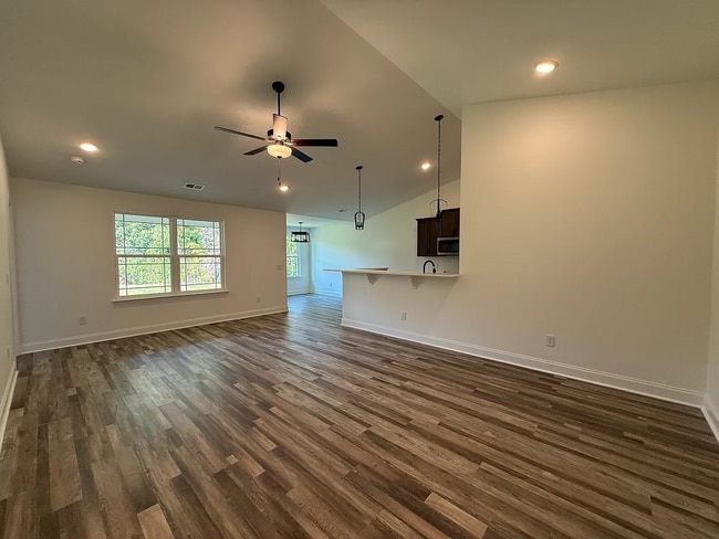 Building Photo - New 3 bedroom 2 bath home for rent