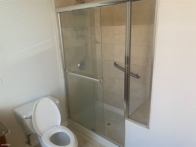 Building Photo - 2 br, 2 bath Condo - 900 S Western Ave #2N