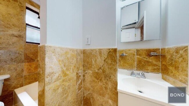 Building Photo - 2 bedroom in Manhattan NY 10003