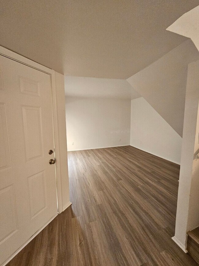 Foto del edificio - 1715 E Pepper Cir
