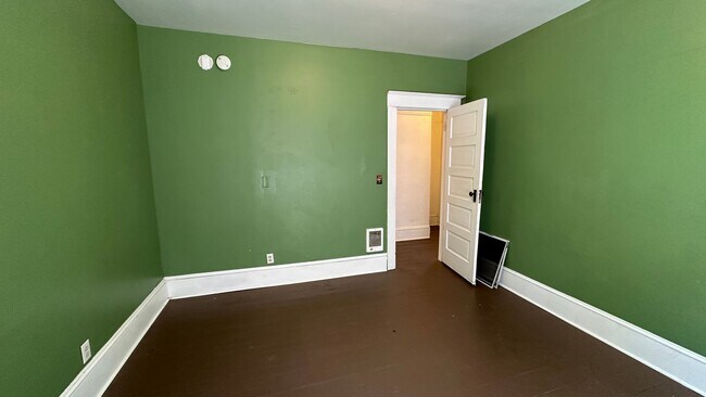 Building Photo - 3122 N Williams Ave