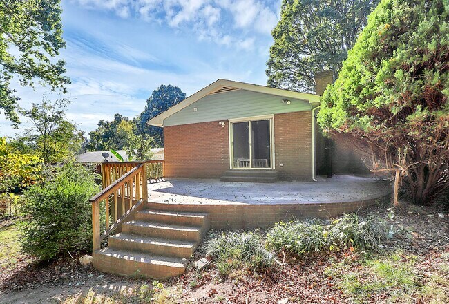 Foto del edificio - 6300 Monteith Dr