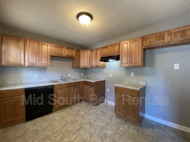 Building Photo - 1056 S Highland St