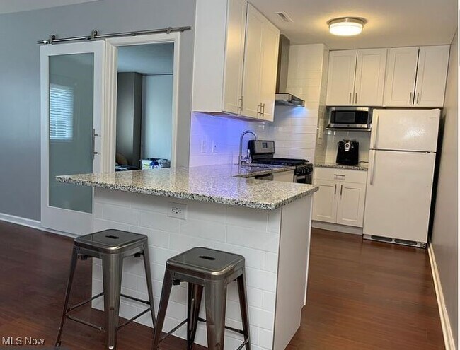 Foto del edificio - 25735 Lorain Rd