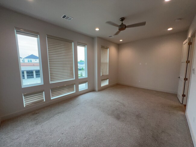 Foto del edificio - 2414 Gray St