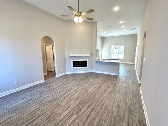 Foto del edificio - Now Leasing in Millington @ Winstone. 5 Bedroom 3 Bath Available Now!