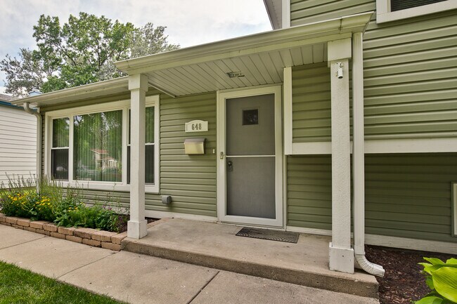 Foto del edificio - 648 N Greenview Ave