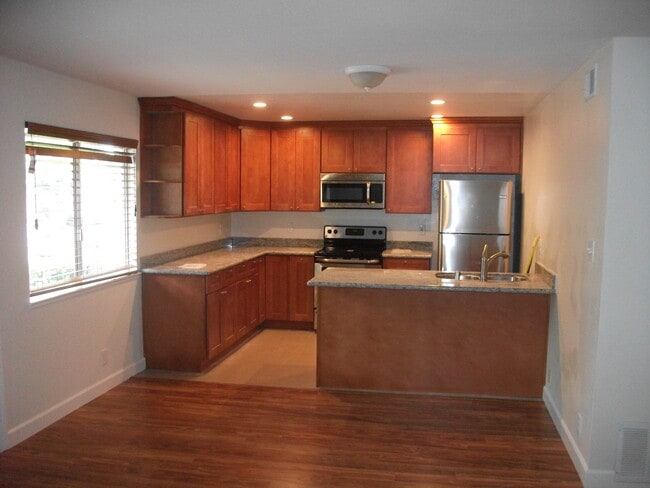 Building Photo - Remodeled 2 bedroom 1 bath