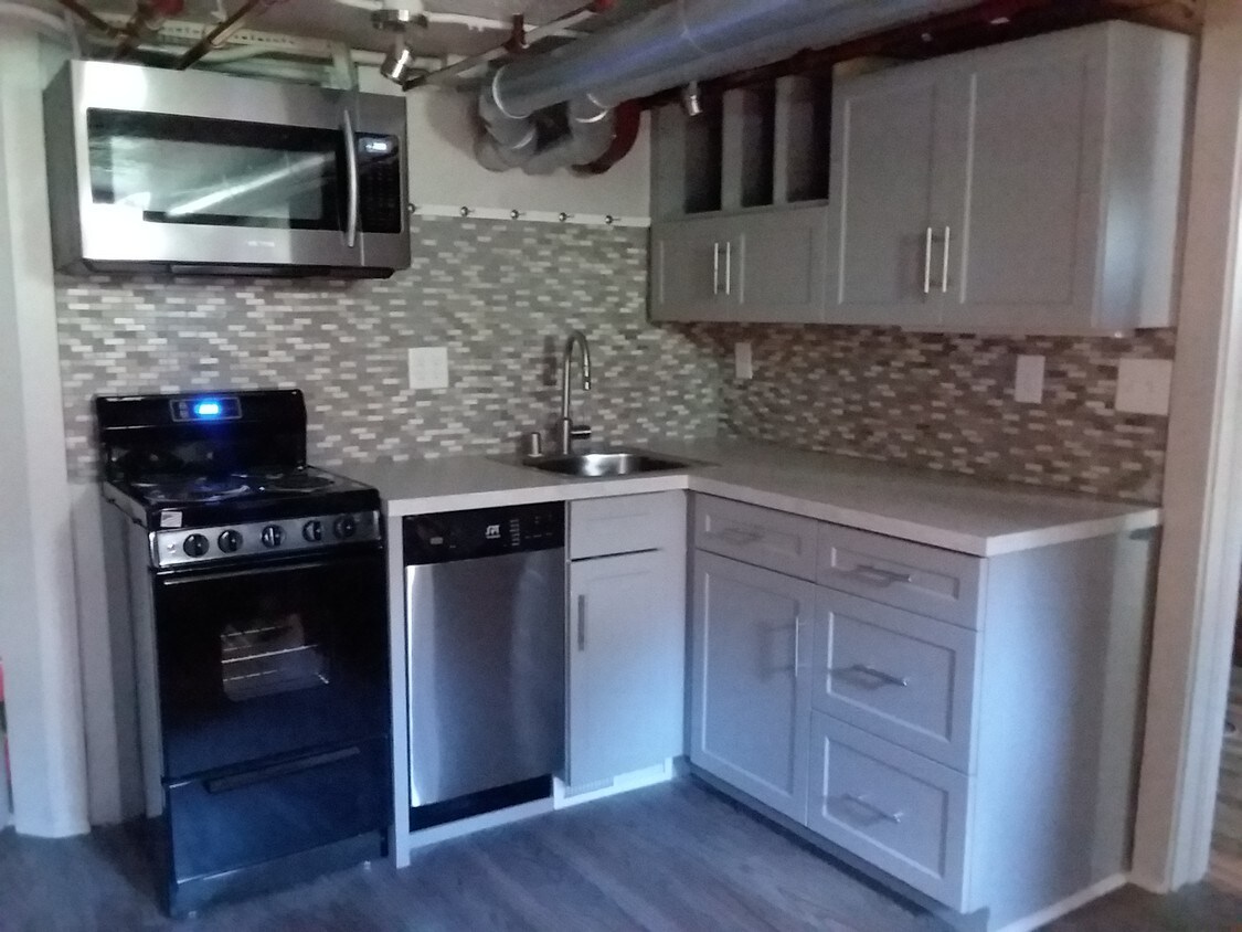 All New Kitchen - 509 E Myrtle St