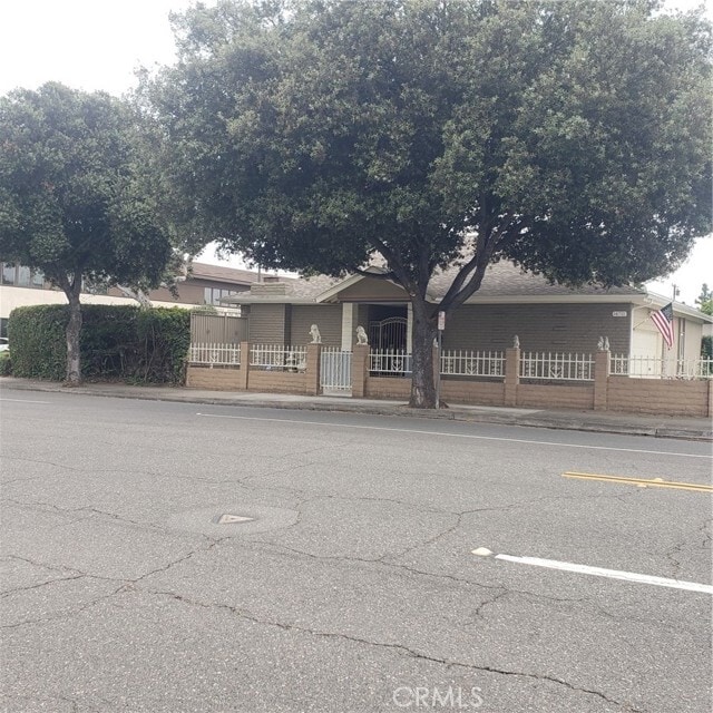 Foto del edificio - 14711 Yorba St