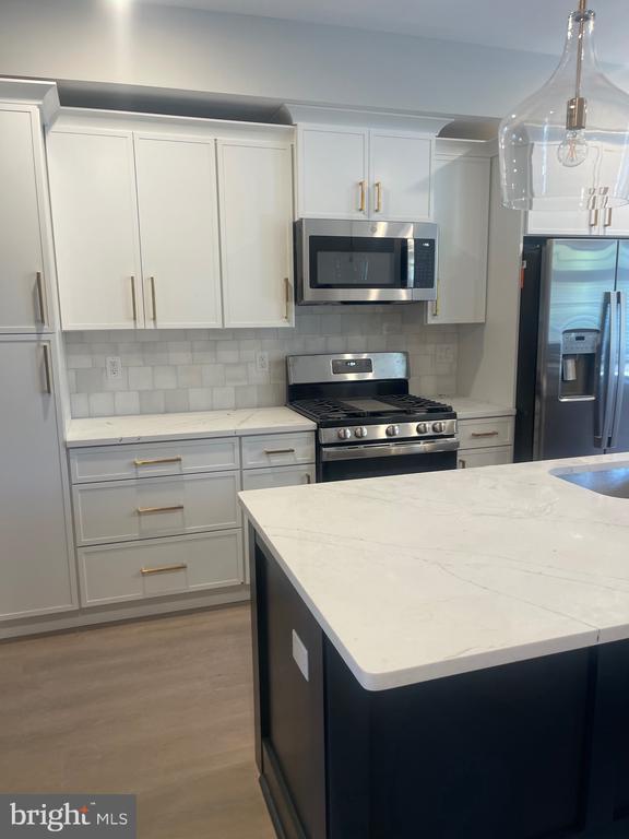 Foto del edificio - 7517 Ridge Ave